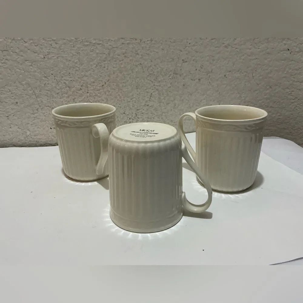 EUC Mikasa Italian countryside Coffee Mugs Cups White Bundle of 3 G23